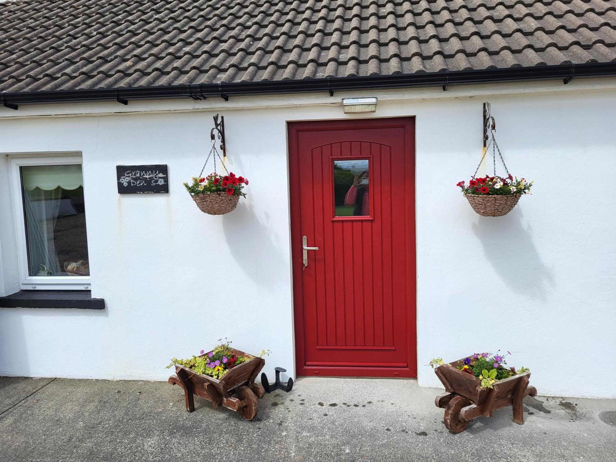 Granny Dens Villa Donegal Town Exterior photo